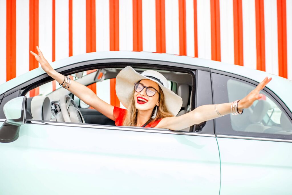 Statt Autowerbung oder Nebenjob: Dank flowCar mit Autofahren Geld verdienen und sofort auszahlen lassen.