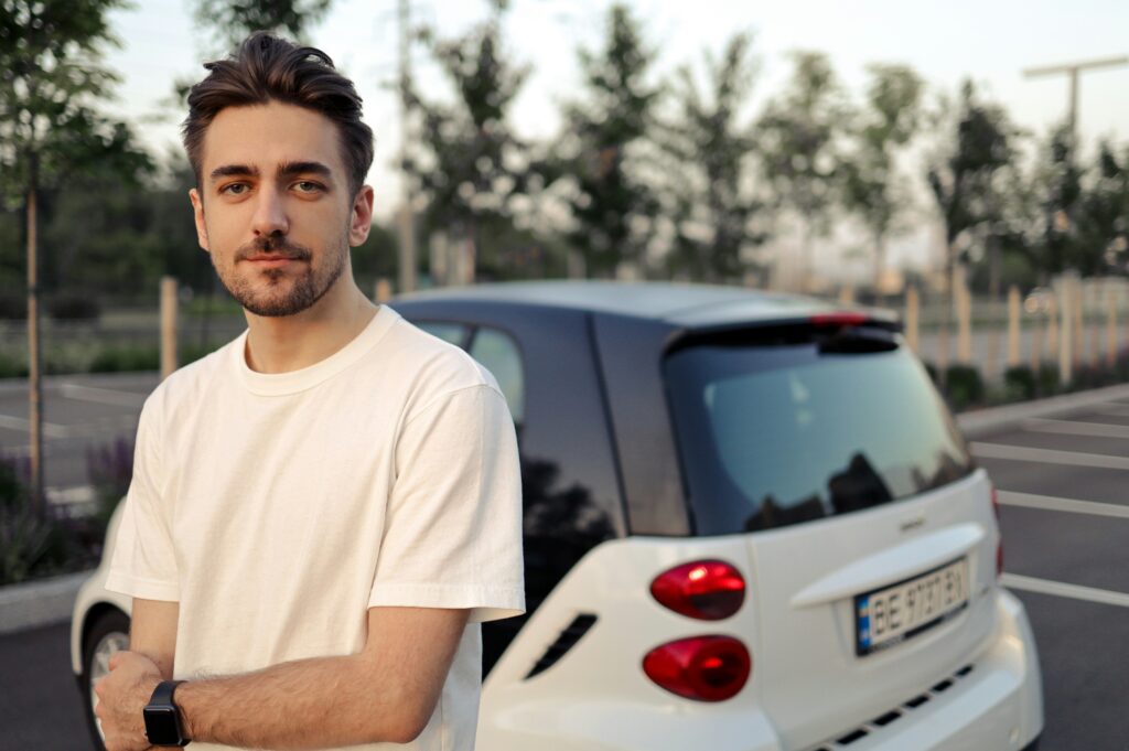 Geld ohne Kredit: Mit flowCar Auto als Sicherheit nutzen.